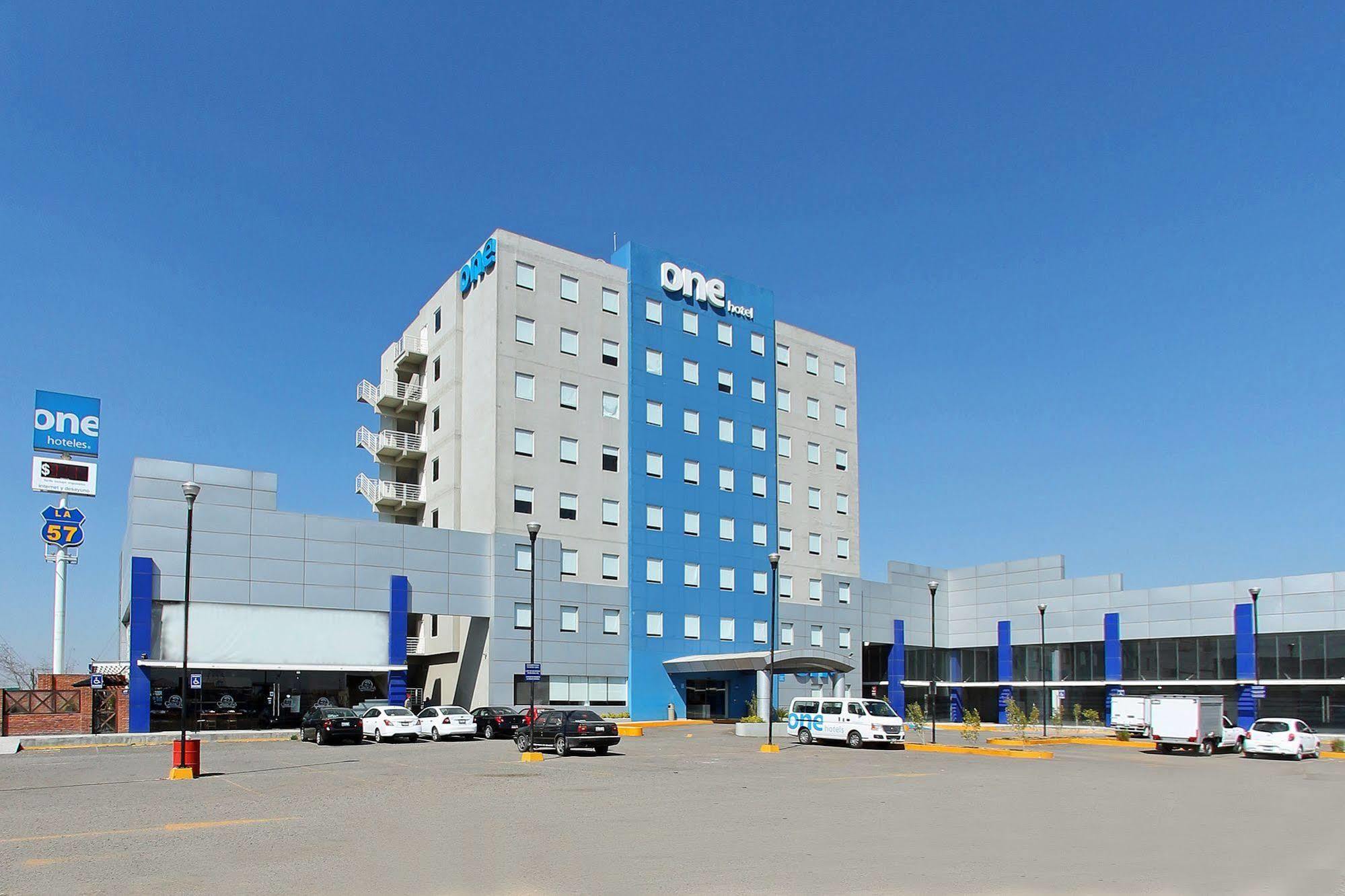ホテル One Queretaro Aeropuerto El Coyote エクステリア 写真